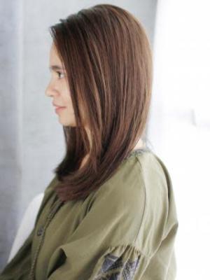 かきあげバングのナチュラルストレート