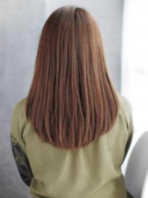 かきあげバングのナチュラルストレートのイメージ画像