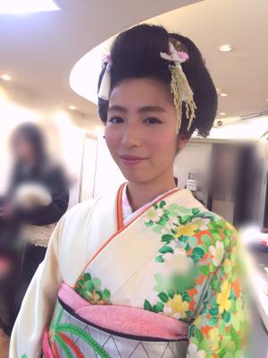 成人式の振袖　着付け 日本髪スタイル ポイントメイクのイメージ画像