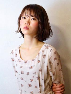 前上がりボブ