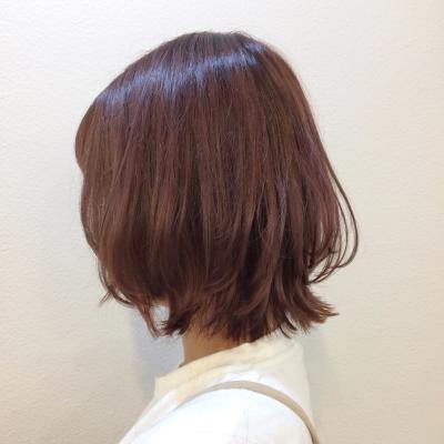 くすみピンクのくびれボブ