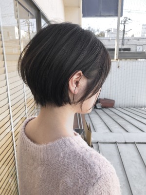 柔らかく透ける大人ショート
