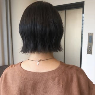 外ハネショートボブ×ダークグレージュ