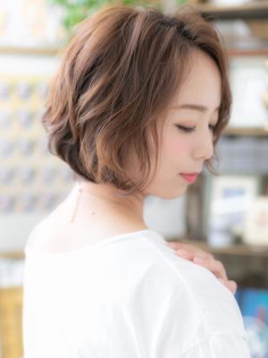 広がらないゆるカール＊小顔前下がりボブ　似合わせカット