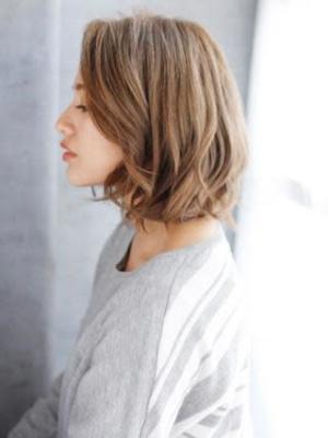かきあげバングのニュアンスカールボブ