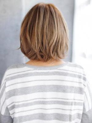 かきあげバングのニュアンスカールボブ