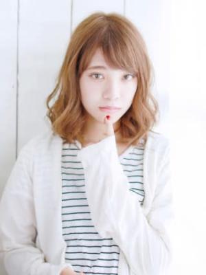 ショートバングのニュアンスカールスタイル