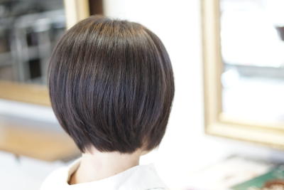  タイトヘアショート
