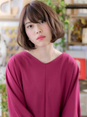 大人かわいいゆるふわくせ毛風小顔ボブ　ふわミディ