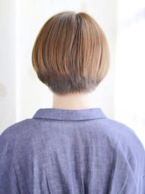 大人可愛いスッキリマッシュボブ