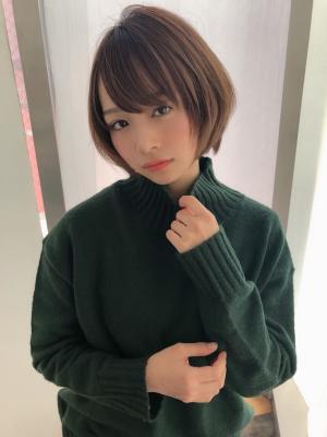 女子アナ風小顔ショートボブ【ラベンダーグレー】U-235