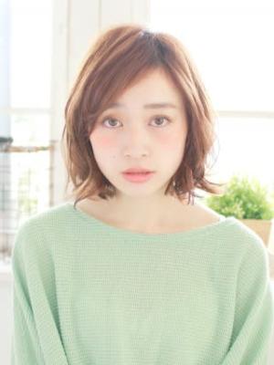 ルーズなハネ感が人気のパーマスタイル