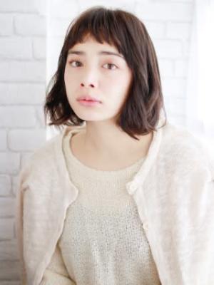 アシメショートバングの外ハネボブ