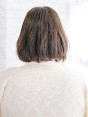 アシメショートバングの外ハネボブのイメージ画像