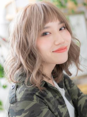 表情変わる眉上バング☆外国人風ふわふわカール　小顔