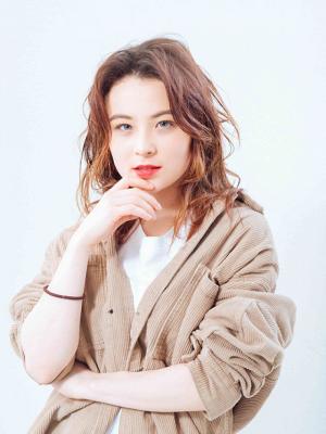 セミロングカーリーウエーブ