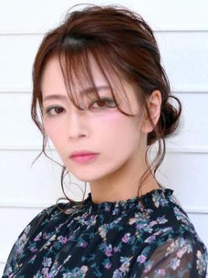 大人可愛いまとめ髪アレンジ 大人可愛いまとめ髪アレンジのイメージ画像