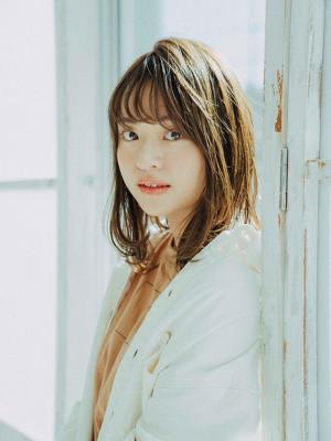 大人かわいいミディアムボブ