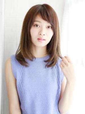 大人ツヤ色の内巻きワンカールスタイル