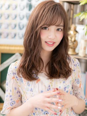 大人かわいいくせ毛風カール＆斜めバング　小顔