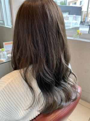 グレージュ☆夏先取りヘアカラー？！