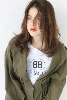外国人風カラー無造作ヘアシースルーバングミディアムヘア20代