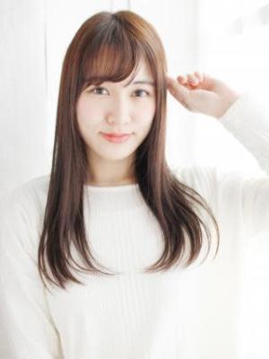 透け感バングのナチュラルストレート