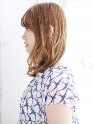 セミウエットのゆるふわミックスカールスタイル