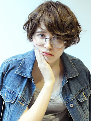 大人カジュアル 小顔ショート×アッシュブラウン uchla