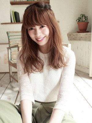 エアリーなミディアムスタイル　【池袋美容室　uchla】