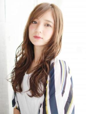 セミウエットのミックスカールスタイル