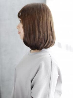 厚め前髪のワンカールボブスタイル