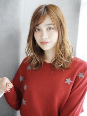 セミウエットのゆるふわミックスカールスタイル