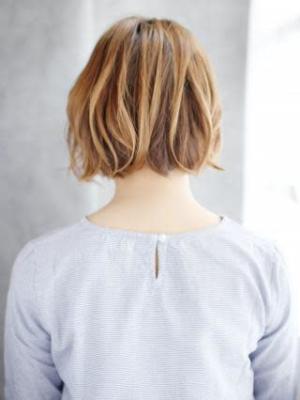 かきあげハイトーンボブ