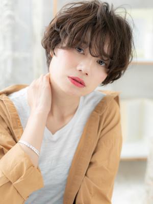 アシンメトリーなくせ毛風マッシュショート　ルーズ