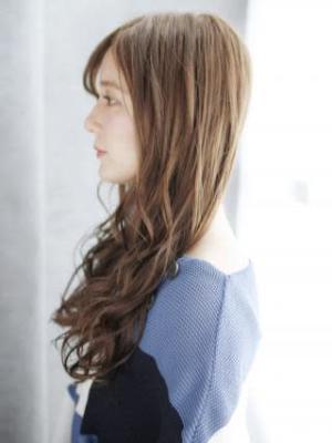 セミウエットのミックスカールスタイル