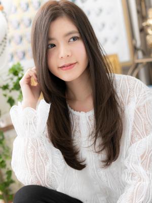 アシンメトリーワンレン小顔黒髪ストレート　毛先パーマ