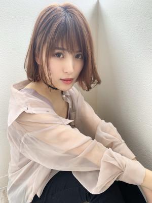 アフロート添田】耳かけスリークボブシースルーフォギーベージュ