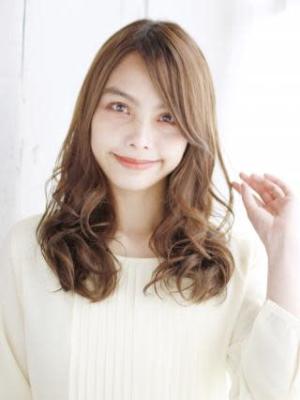 長め前髪のセミウエットミックスカール