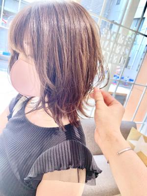 大人かわいい小顔動きのあるレイヤーボブ 20代30代40代 大人かわいい小顔動きのあるレイヤーボブ 20代30代40代 のイメージ画像