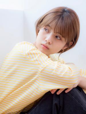 耳かけショートボブ