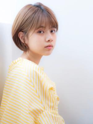 耳かけショートボブ
