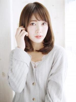 透け感バングのワンカールスタイル