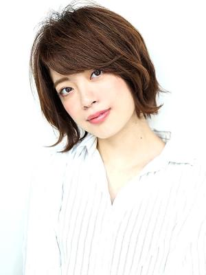 人気の小顔ミディアム