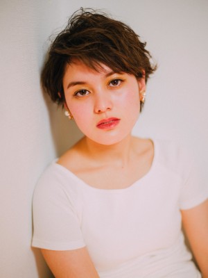 ニュアンス感たっぷりなショートパーマ