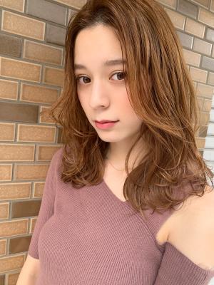 【山田】センターパート小顔ヘルシーレイヤー柔らかベージュ