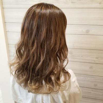 ハイライトベージュ