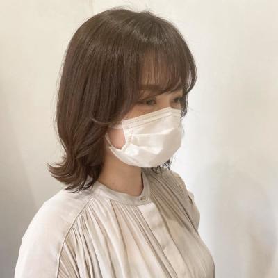 透明ベージュ