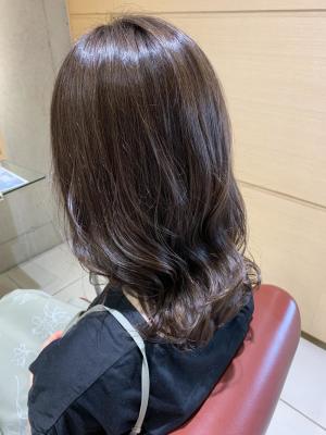 秋のラベンダーグレージュ