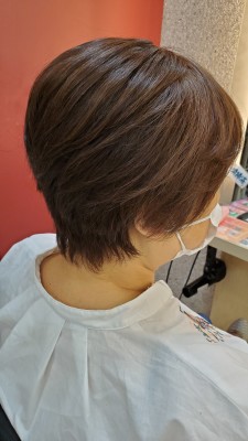 40代女性襟足のクビレが素敵な絶壁補正スッキリショートカット 40代女性襟足のクビレが素敵な絶壁補正スッキリショートカット